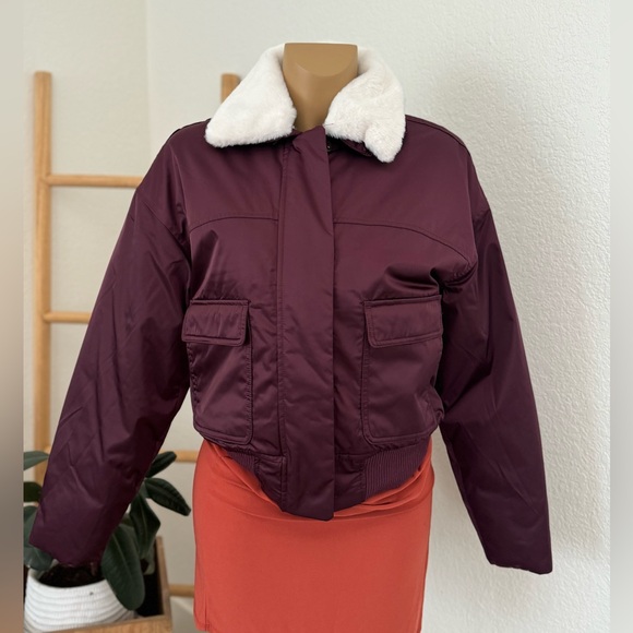 NWT Universal Thread Bomber Jacket Womens Water Resistant Pockets Wine Red M - Picture 4 of 4